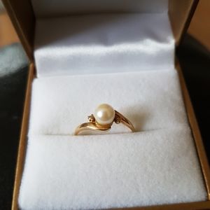 Pearl ring 10k